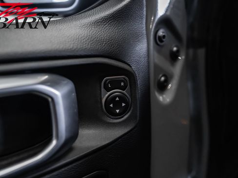 Used 2023 Jeep Wrangler Unlimited Sahara AWD/4WD image 17