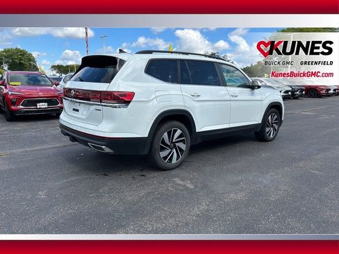 Used 2024 Volkswagen Atlas SE image 15