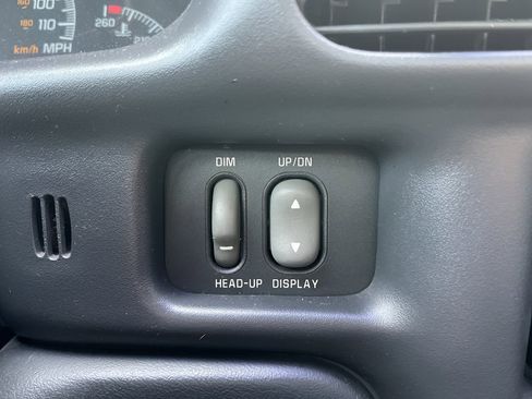 Used 1997 Pontiac Grand Prix GT w/ Opt Pkg image 22