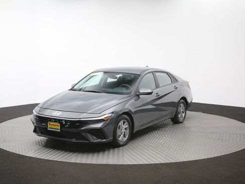 Used 2024 Hyundai Elantra SE FWD image 53