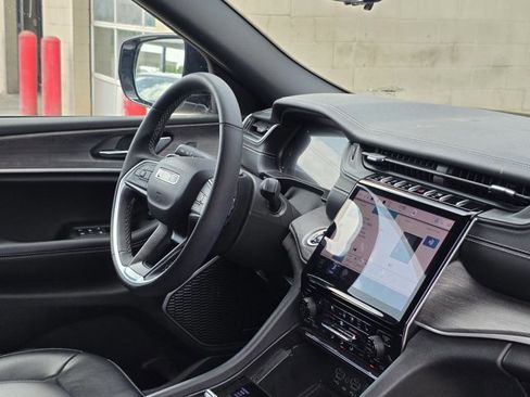 Used 2024 Jeep Grand Cherokee L Limited w/ Luxury Tech Group II AWD/4WD image 9