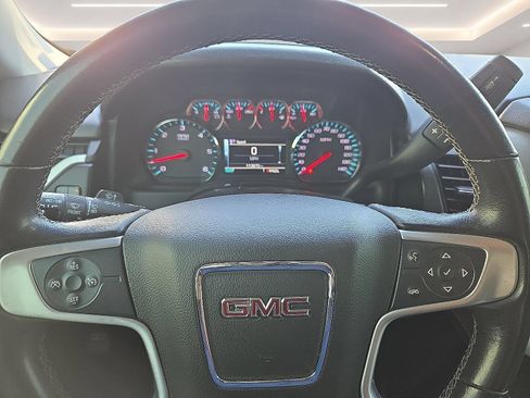 Certified 2019 GMC Yukon SLE w/ HD Trailering Package AWD/4WD image 4