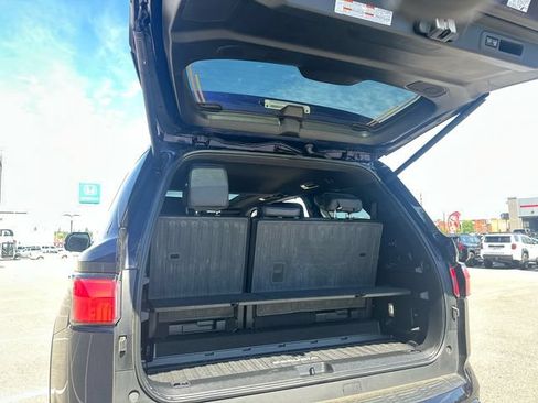 Certified 2024 Toyota Sequoia Platinum AWD/4WD image 28