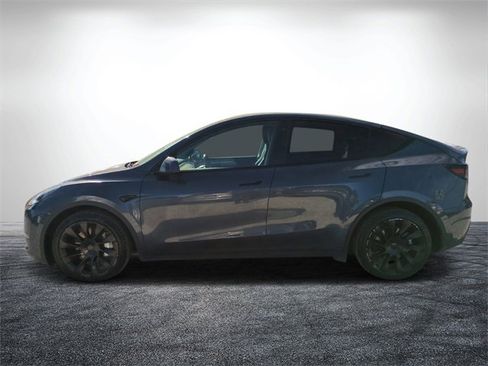 Used 2023 Tesla Model Y Long Range image 7