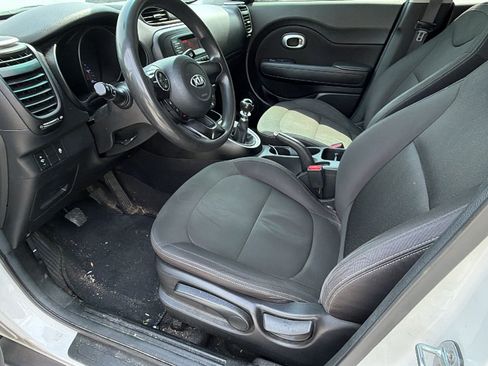 Used 2016 Kia Soul FWD image 12