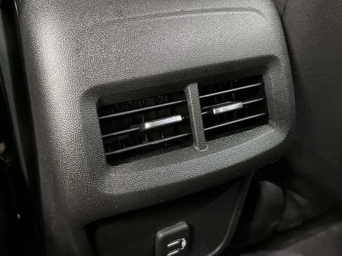 Used 2020 Chevrolet Equinox LT FWD image 19