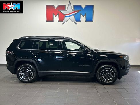 New 2026 Jeep Cherokee Laredo AWD/4WD image 1