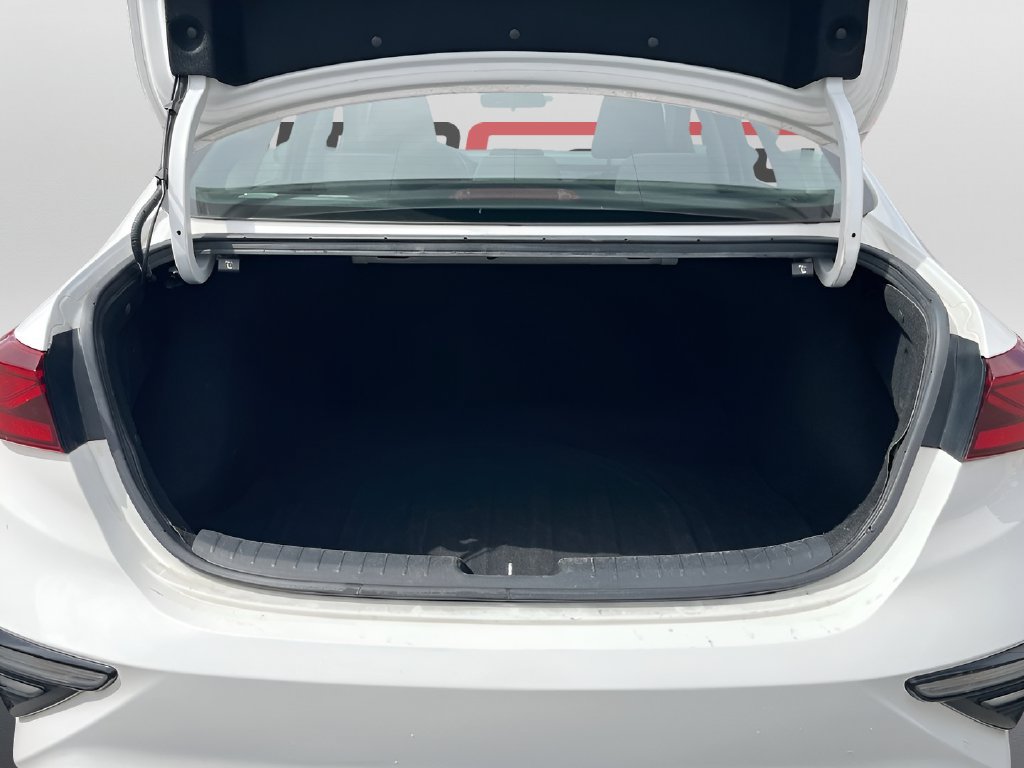 Used 2021 Kia Forte LXS FWD image 23