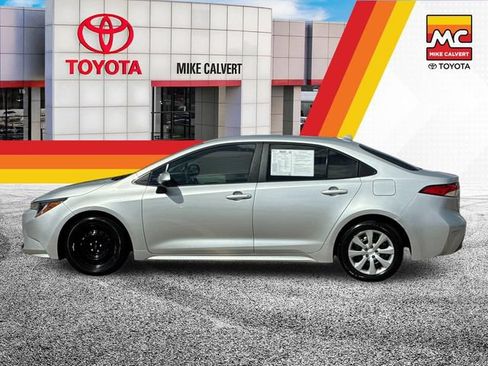 Used 2026 Toyota Corolla LE FWD image 2