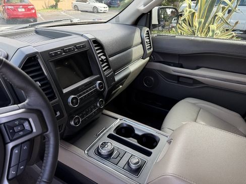 Used 2020 Ford Expedition Max XLT w/ Equipment Group 202A AWD/4WD image 6
