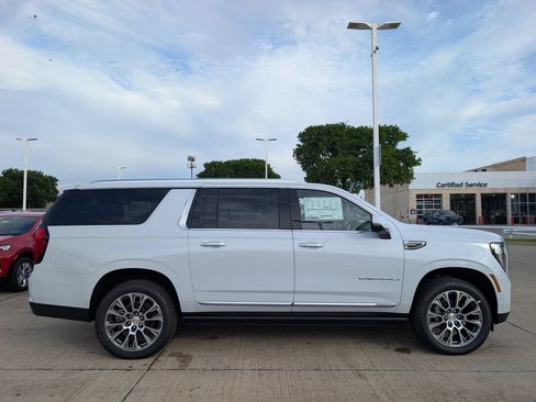 New 2026 GMC Yukon XL Denali w/ Denali Reserve Package AWD/4WD image 3