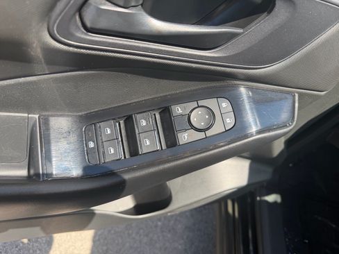 Used 2024 Nissan Rogue S AWD/4WD image 23