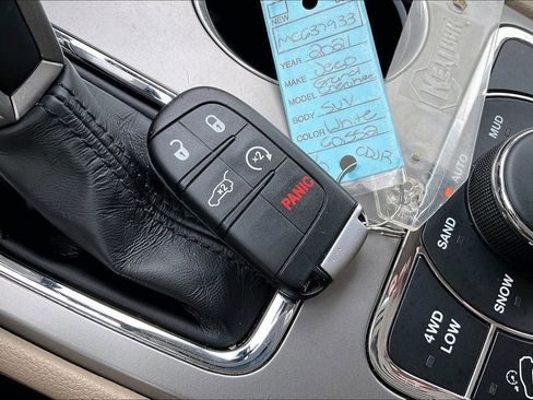 Used 2021 Jeep Grand Cherokee Limited image 36