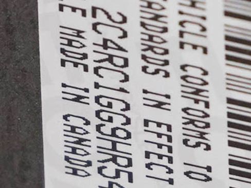 Used 2017 Chrysler Pacifica Limited w/ UConnect Theater Package FWD image 32