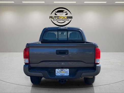 Used 2017 Toyota Tacoma SR w/ SR Convenience Package RWD image 6
