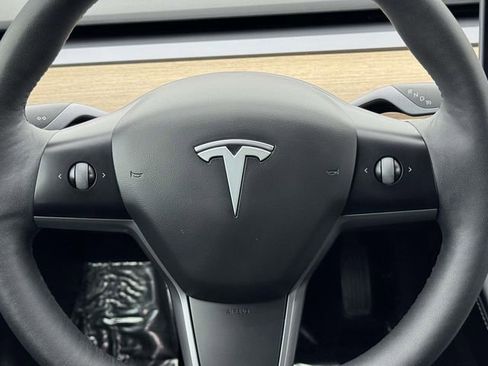 Used 2021 Tesla Model 3 Standard Range Plus image 23