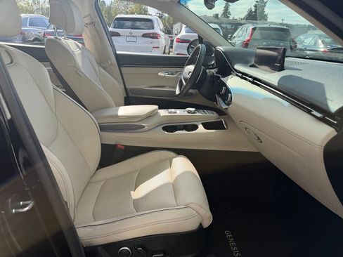 Used 2025 Genesis GV70 2.5T w/ Advanced Package AWD/4WD image 23