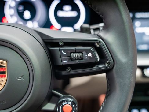 Used 2025 Porsche 911 Carrera image 47