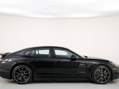 Used 2022 Porsche Panamera 4 w/ Premium Package image 57
