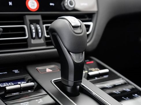 New 2025 Porsche Macan image 20