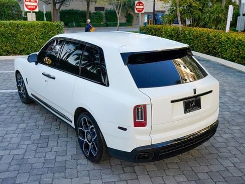 Used 2023 Rolls-Royce Cullinan Black Badge w/ Driver's Package image 34