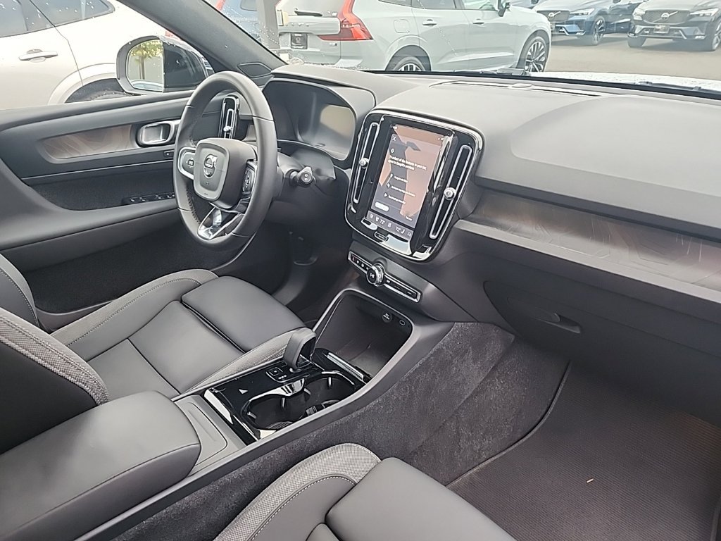 Certified 2023 Volvo XC40 Recharge Plus AWD/4WD image 20