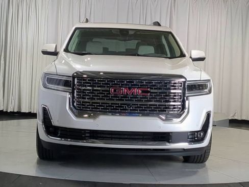 Used 2023 GMC Acadia Denali w/ Denali Technology Package AWD/4WD image 3