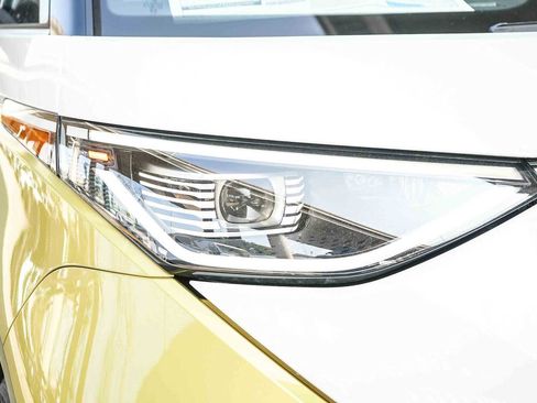 New 2025 Volkswagen ID. Buzz Pro S Plus AWD/4WD image 4