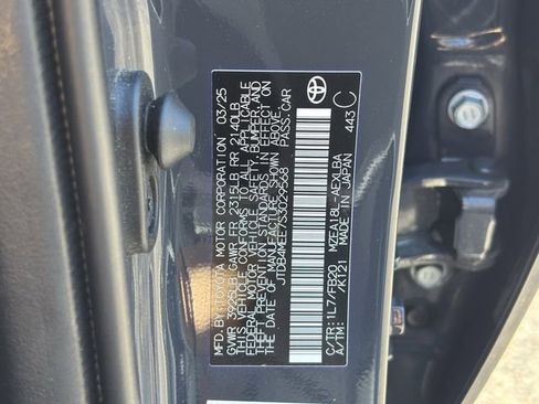 Used 2025 Toyota Corolla LE FWD image 33