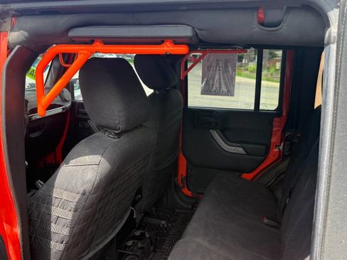 Used 2015 Jeep Wrangler Unlimited Sport w/ Quick Order Package 23S AWD/4WD image 11