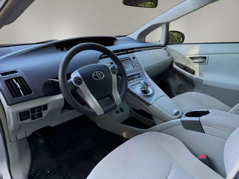 Used 2014 Toyota Prius Three image 13