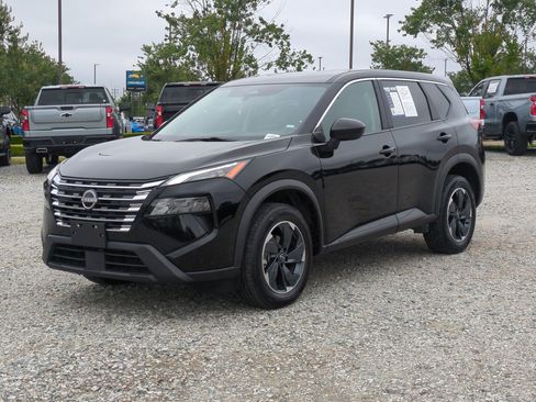 Used 2024 Nissan Rogue SV AWD/4WD image 5