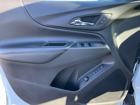 Used 2018 Chevrolet Equinox Premier image 22