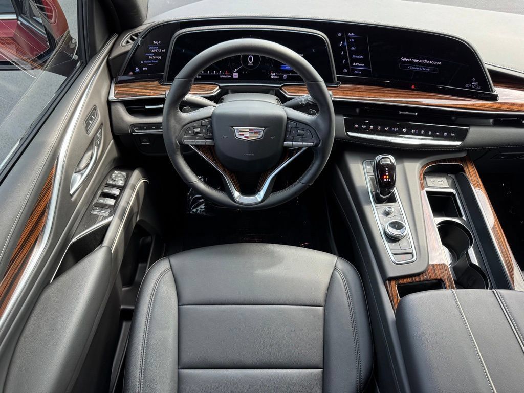 Used 2022 Cadillac Escalade Luxury AWD/4WD image 16