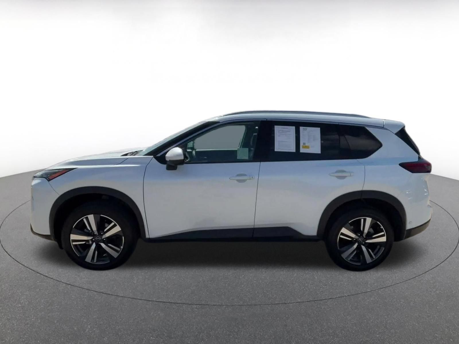 Used 2026 Nissan Rogue SL AWD/4WD image 8
