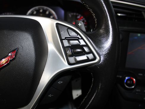 Used 2015 Chevrolet Corvette Stingray Coupe image 9