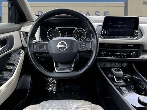Used 2025 Nissan Rogue SV AWD/4WD image 10