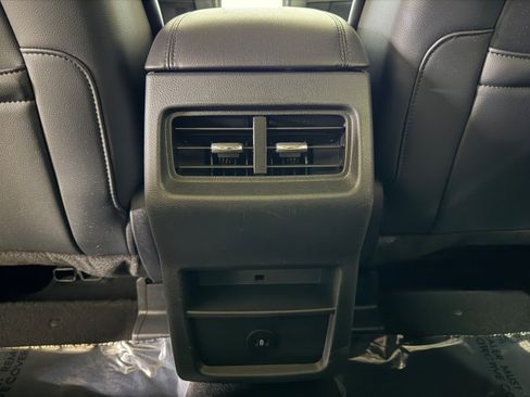 Certified 2024 Ford Edge SEL AWD/4WD image 11
