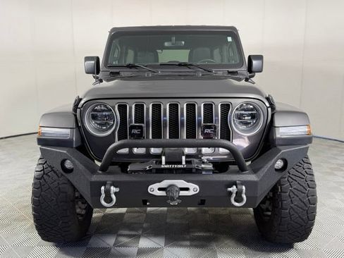 Used 2018 Jeep Wrangler Unlimited Sahara AWD/4WD image 12