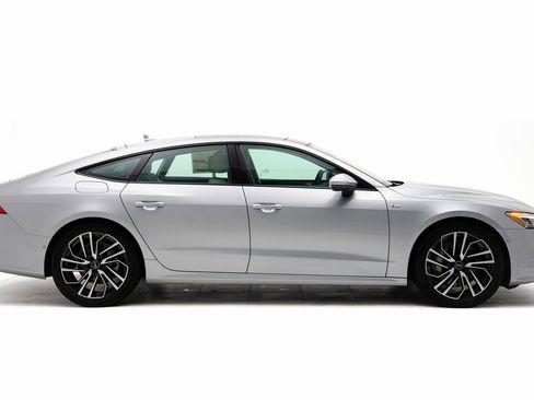 Used 2025 Audi A7 3.0T Premium image 2