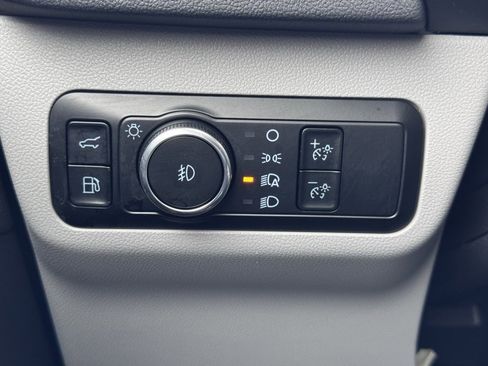 Used 2024 Ford Escape SE image 23