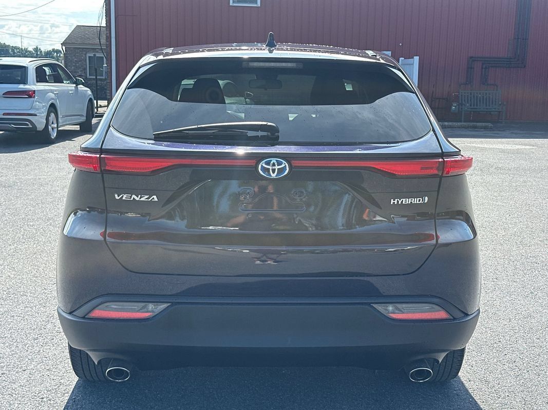Used 2021 Toyota Venza LE AWD/4WD image 8