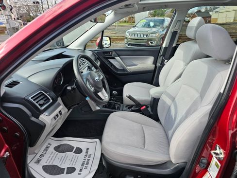 Used 2017 Subaru Forester 2.5i Premium AWD/4WD image 8