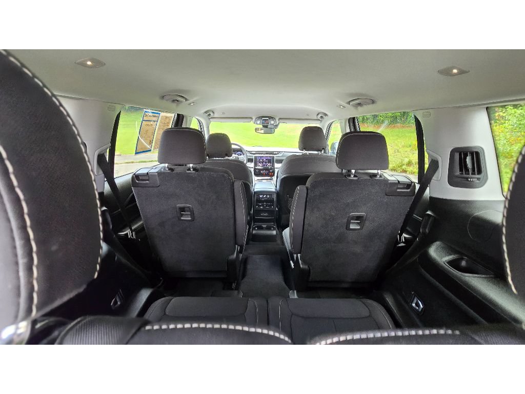 Used 2023 Jeep Grand Cherokee L Laredo AWD/4WD image 22