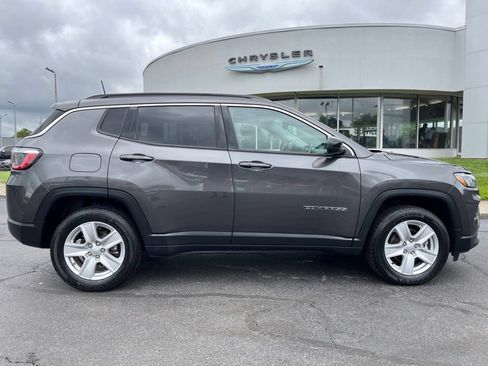 Used 2022 Jeep Compass Latitude w/ Convenience Group AWD/4WD image 38