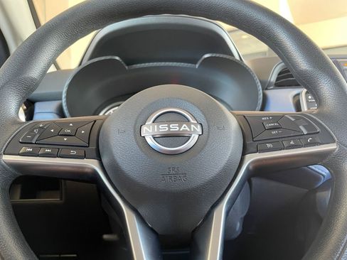 Used 2025 Nissan Versa SV image 25