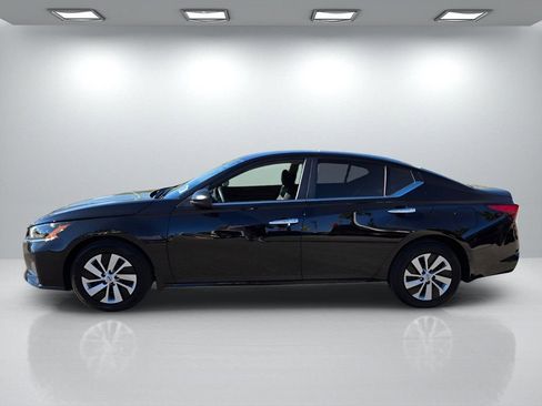Used 2025 Nissan Altima 2.5 S image 3