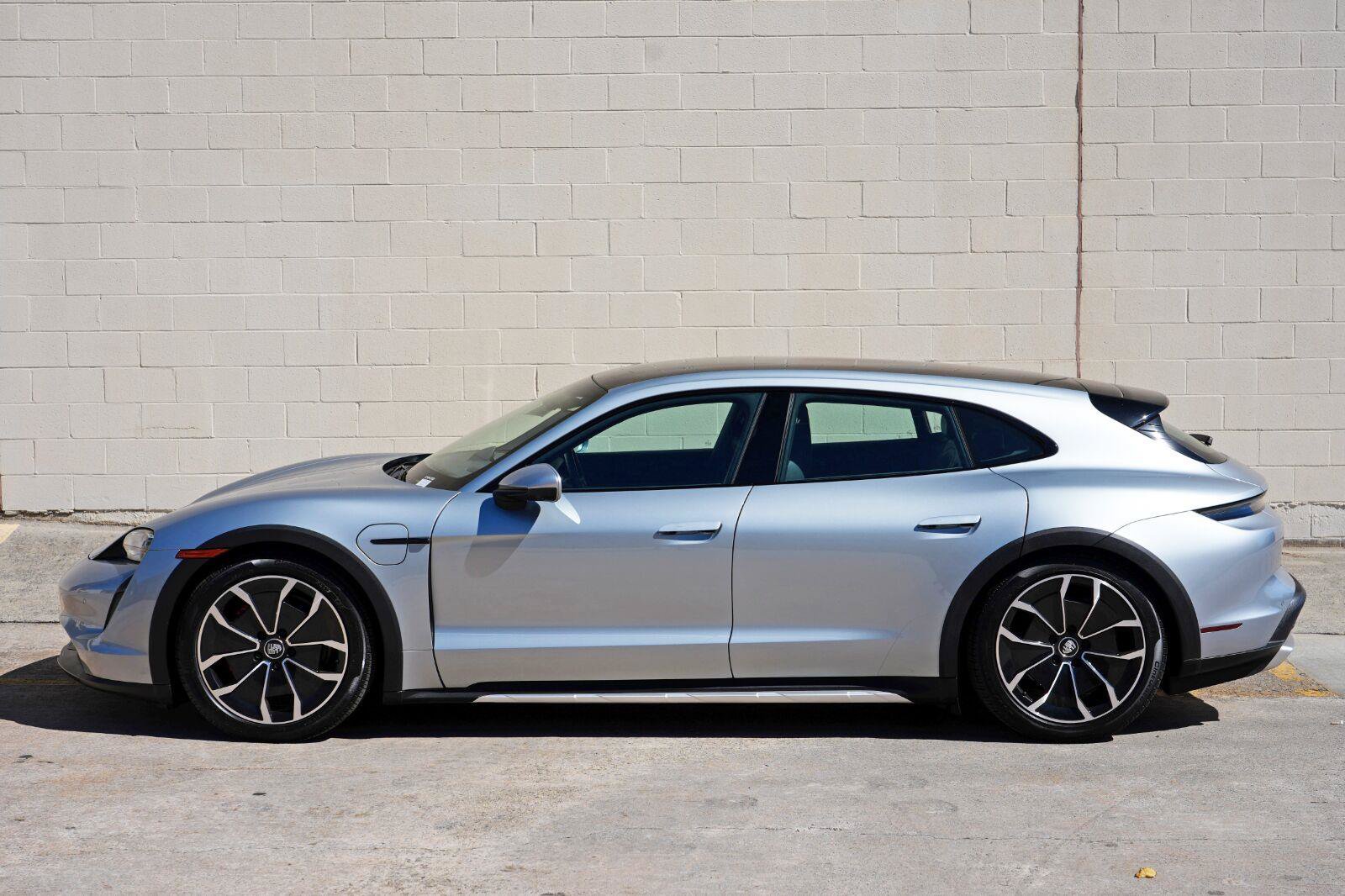 Used 2022 Porsche Taycan 4S AWD/4WD image 51