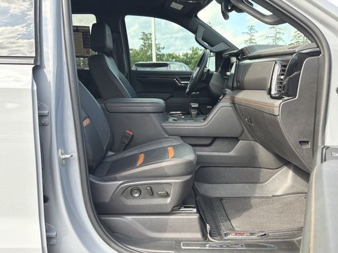 Certified 2024 GMC Sierra 1500 AT4 w/ AT4 Premium Package AWD/4WD image 32