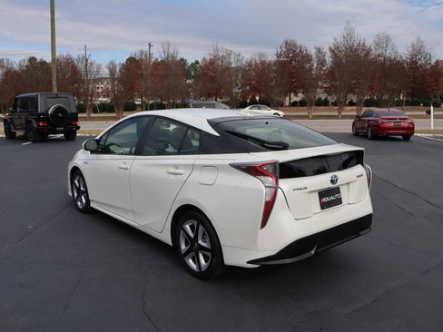 Used 2016 Toyota Prius Three Touring image 8